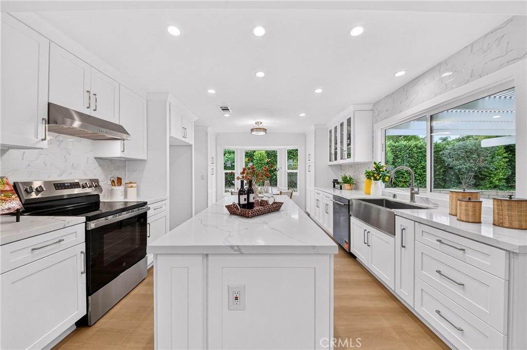 5174 Fox Hills Avenue Property Photo 10