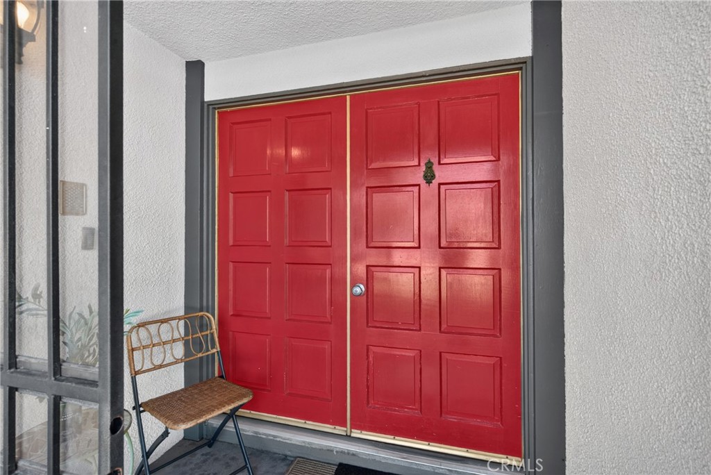 236 W Dayton Property Photo 5