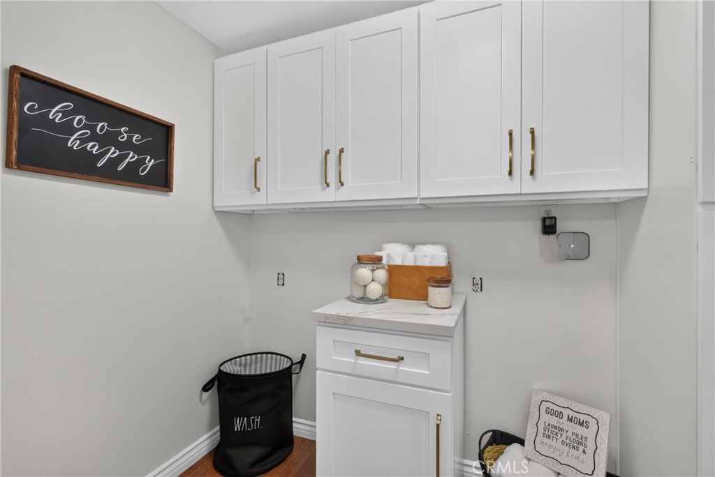 236 W Dayton Property Photo 19