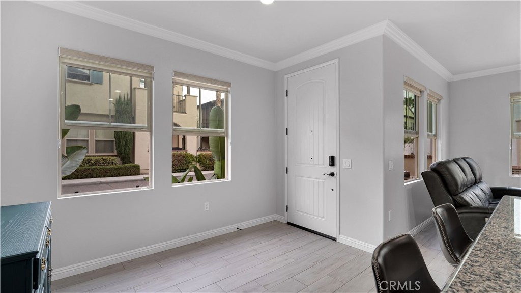 514 S Melrose Property Photo 7