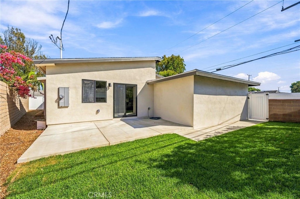 2001 Carfax Property Photo 35