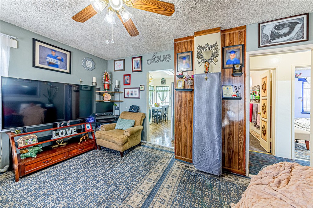 1060 S Rebecca Property Photo 25