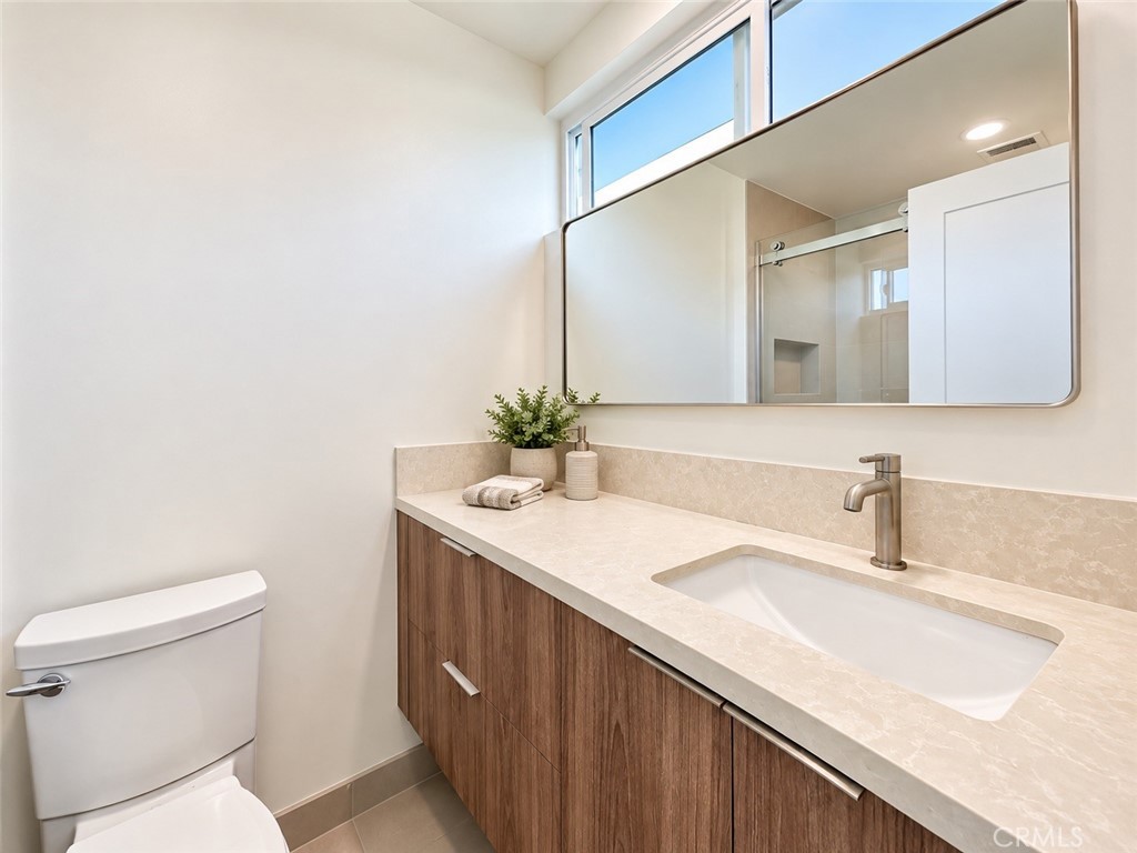 1540 S Beverly Drive 2 Property Photo 8
