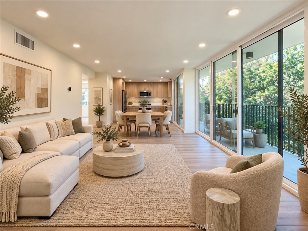1540 S Beverly Drive 3 Property Photo 1