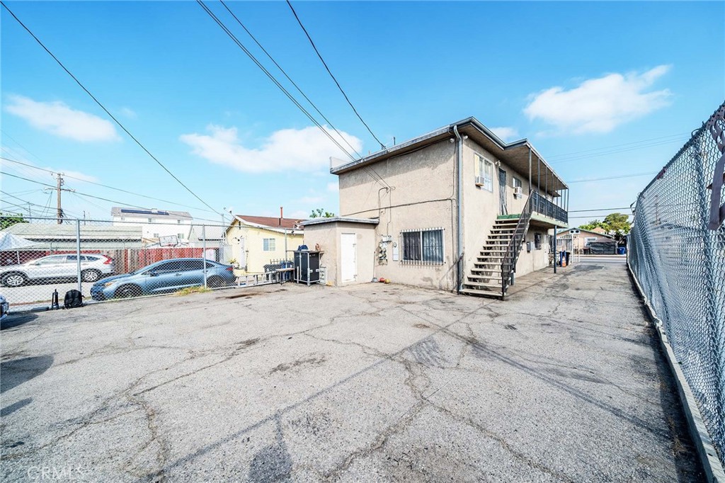1378 E Vernon Property Photo 15