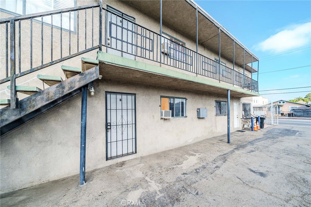 1378 E Vernon Property Photo 19