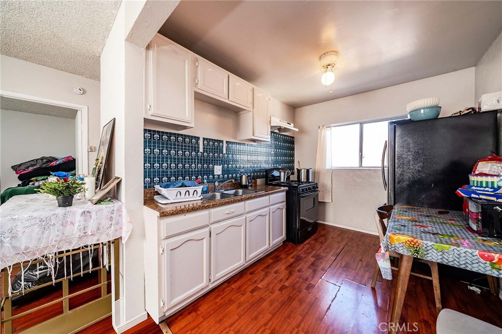 1378 E Vernon Property Photo 31