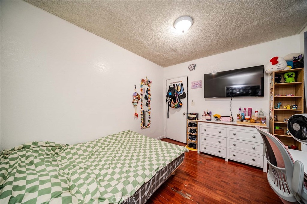 1378 E Vernon Property Photo 41
