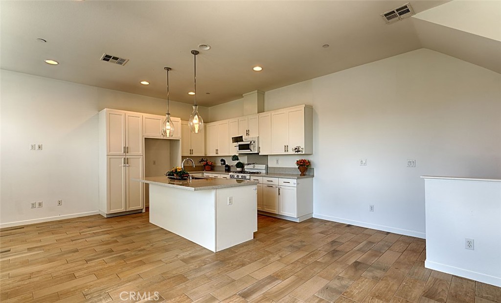 428 Broadway Property Photo 13