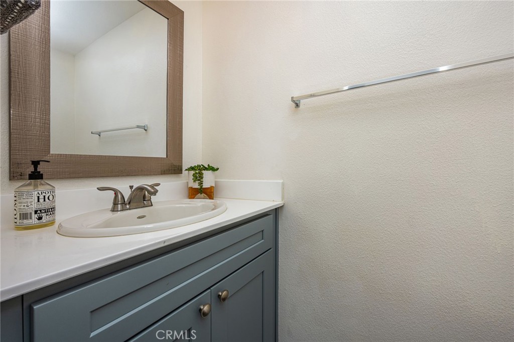 621 W Fletcher 24 Property Photo 28