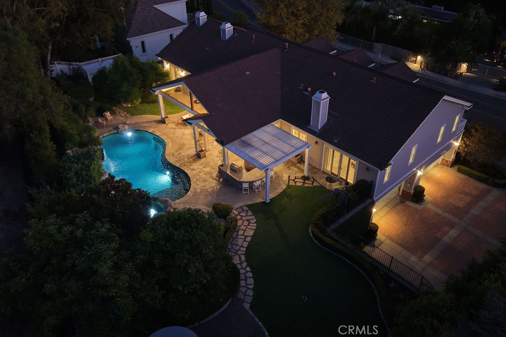 19041 Cerro Villa Drive Property Photo 4