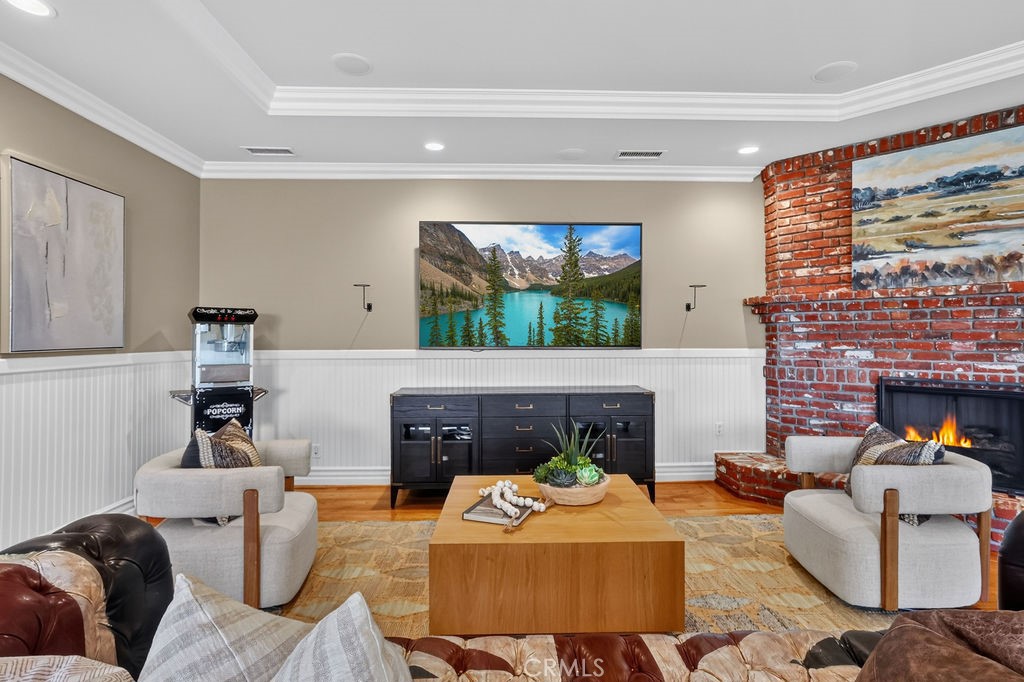 19041 Cerro Villa Drive Property Photo 13