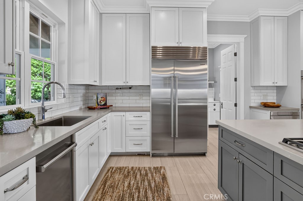 19041 Cerro Villa Drive Property Photo 25