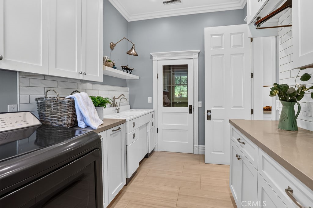 19041 Cerro Villa Drive Property Photo 43