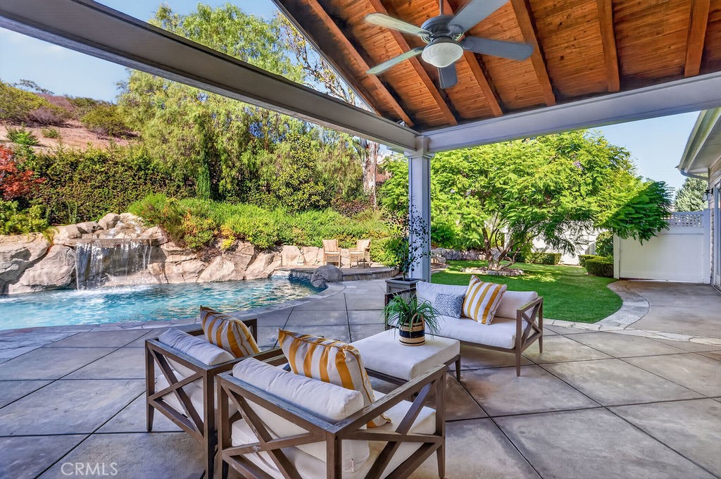 19041 Cerro Villa Drive Property Photo 45