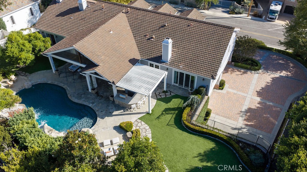 19041 Cerro Villa Drive Property Photo 48