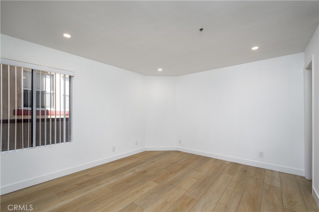 35 Linden 202 Property Photo 12