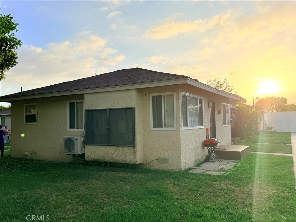 440 E 234th Walk Property Photo 1