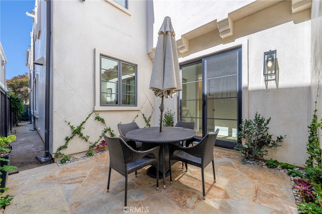 236 4th Property Photo 25