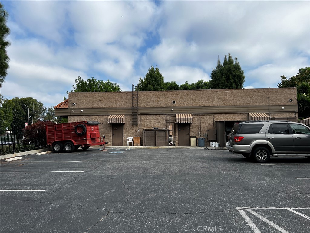 12402 Philadelphia Street Property Photo 4