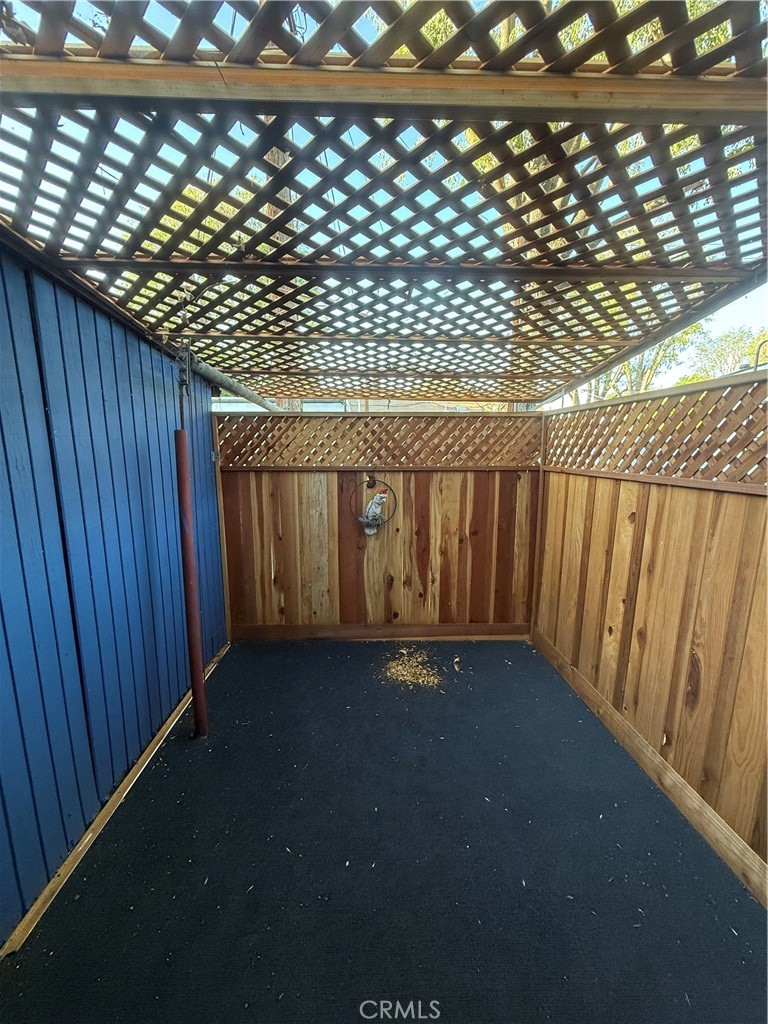 300 E Arbor 25 Property Photo 8