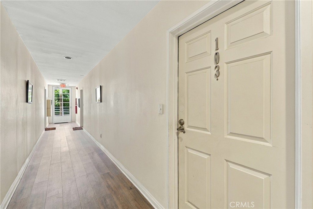 812 N Hudson 103 Property Photo 3