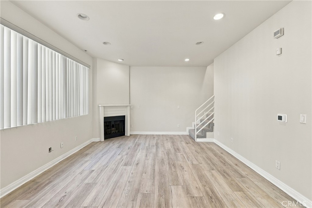 812 N Hudson 103 Property Photo 5
