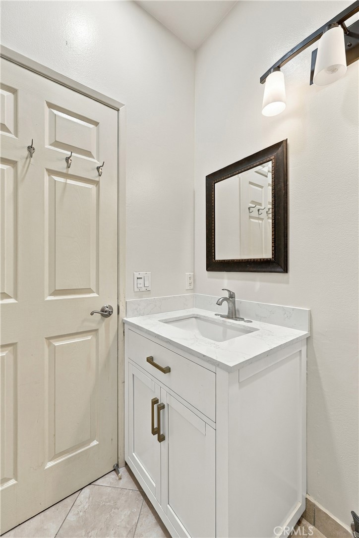 812 N Hudson 103 Property Photo 21