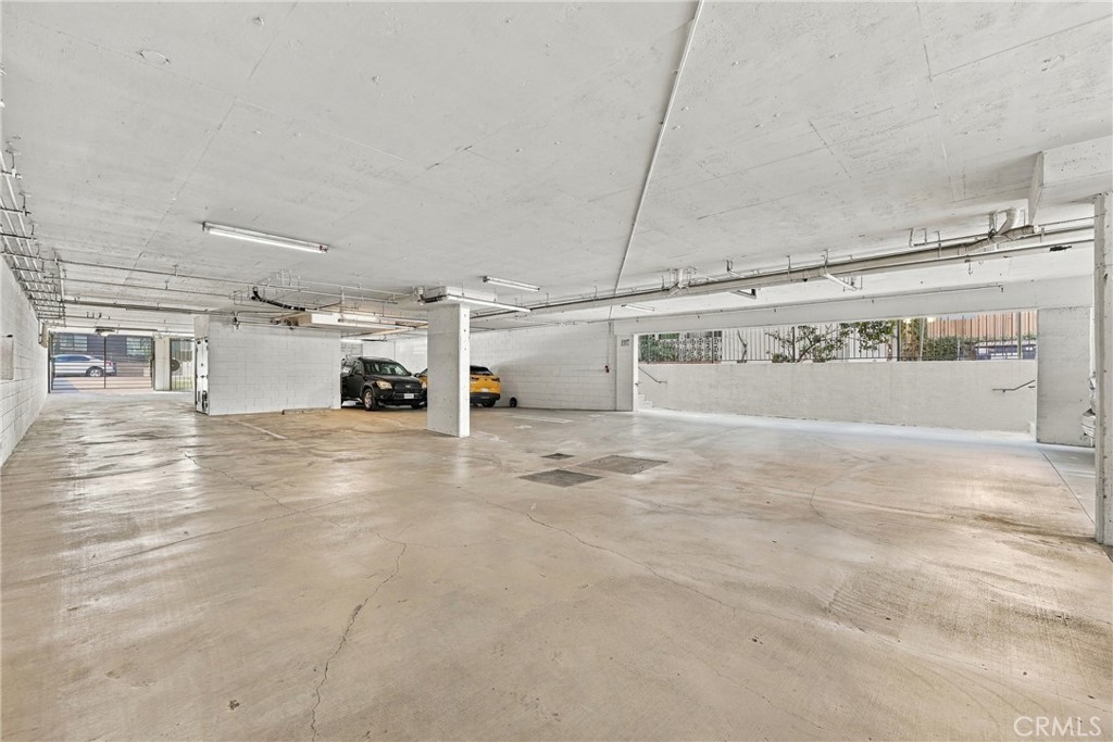 812 N Hudson 103 Property Photo 27