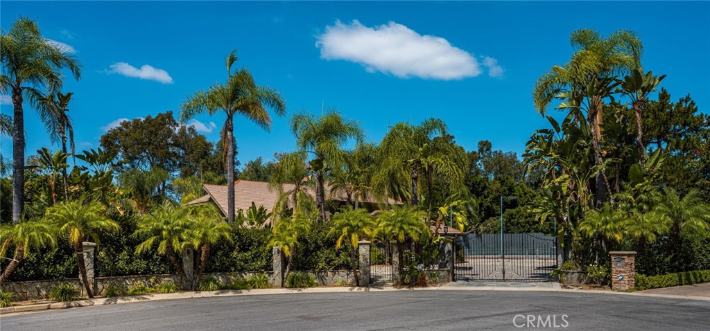 101 S Belleza Property Photo 1