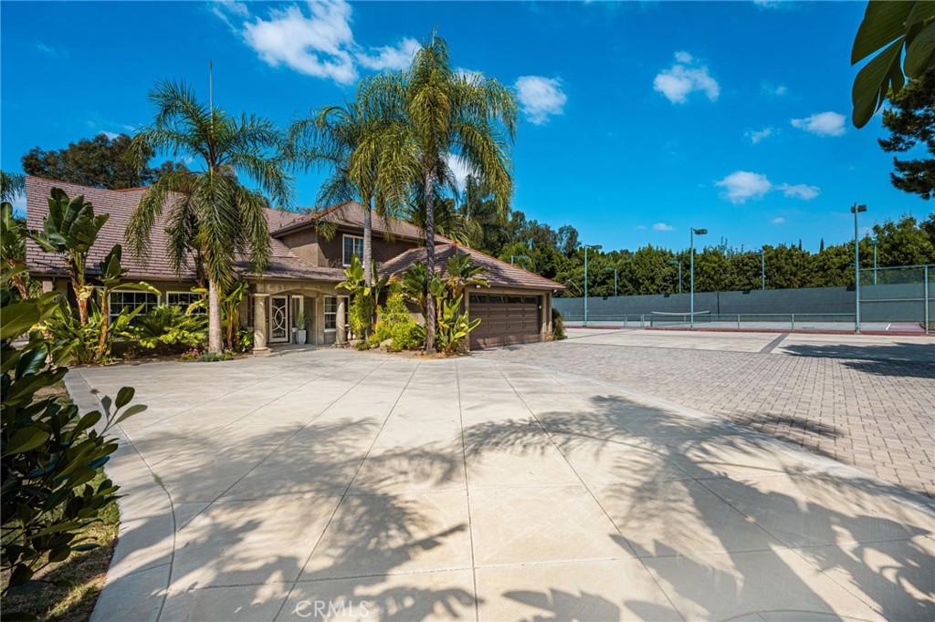 101 S Belleza Property Photo 3