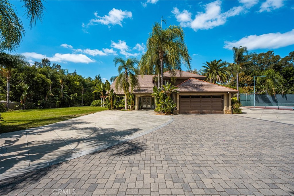 101 S Belleza Property Photo 4