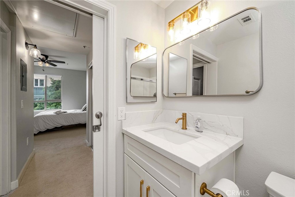 100 S Alameda 321 Property Photo 27