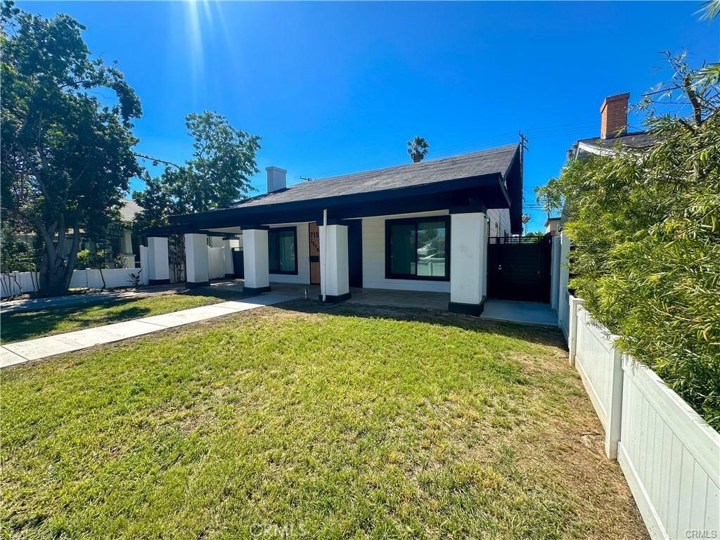 715 N Zeyn Property Photo 1