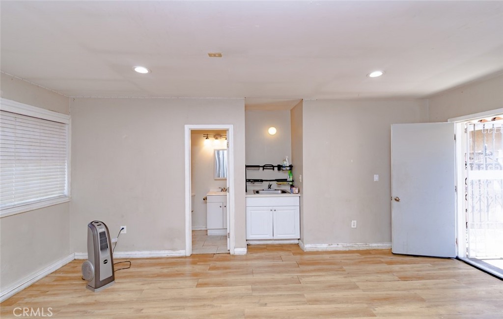 1217 S Huron Property Photo 16