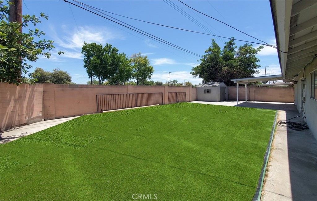 1217 S Huron Property Photo 18
