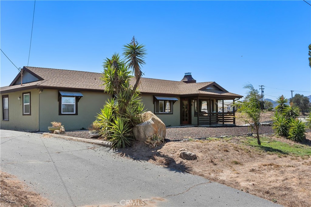 1218 Creelman Property Photo 1