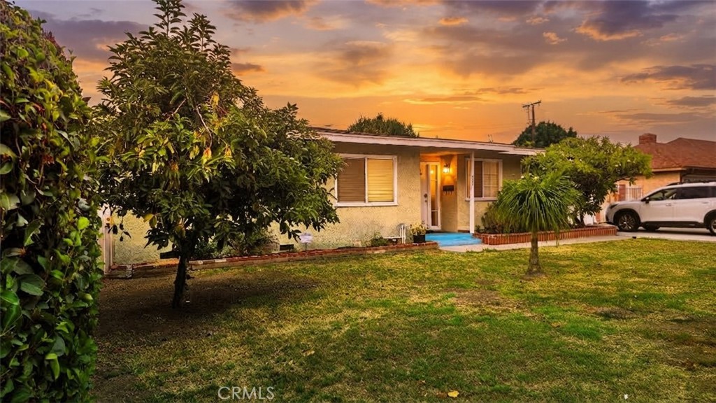 423 E Francisquito Property Photo 1