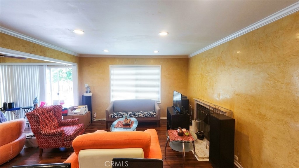 423 E Francisquito Property Photo 6