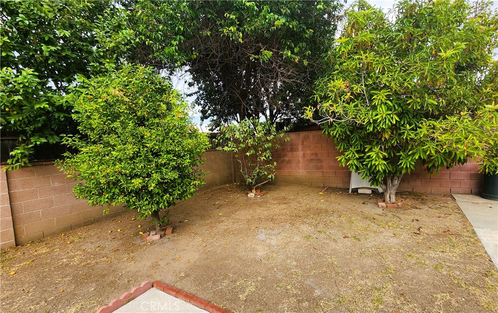 423 E Francisquito Property Photo 33