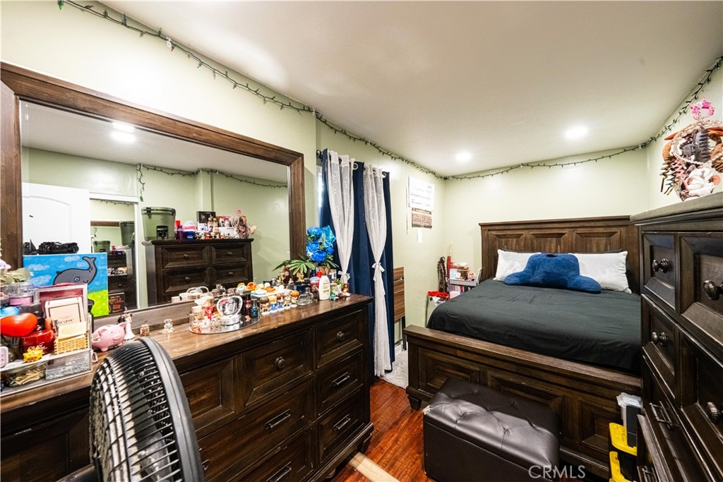 2125 Rousselle Property Photo 8