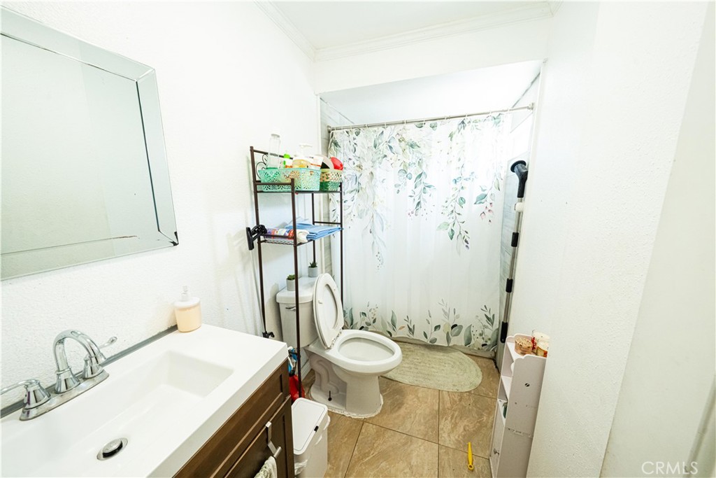 2125 Rousselle Property Photo 11