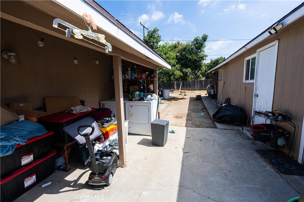 2125 Rousselle Property Photo 14