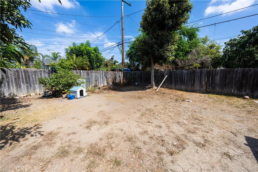 2125 Rousselle Property Photo 16