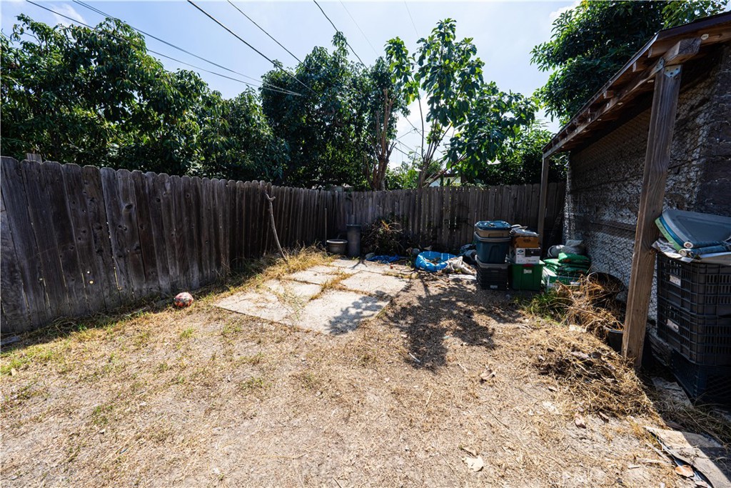 2125 Rousselle Property Photo 17