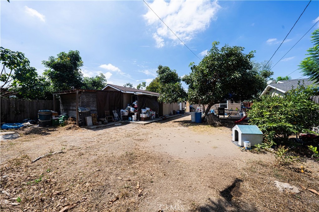 2125 Rousselle Property Photo 18