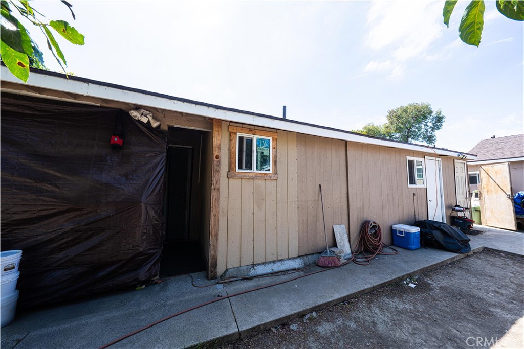 2125 Rousselle Property Photo 19
