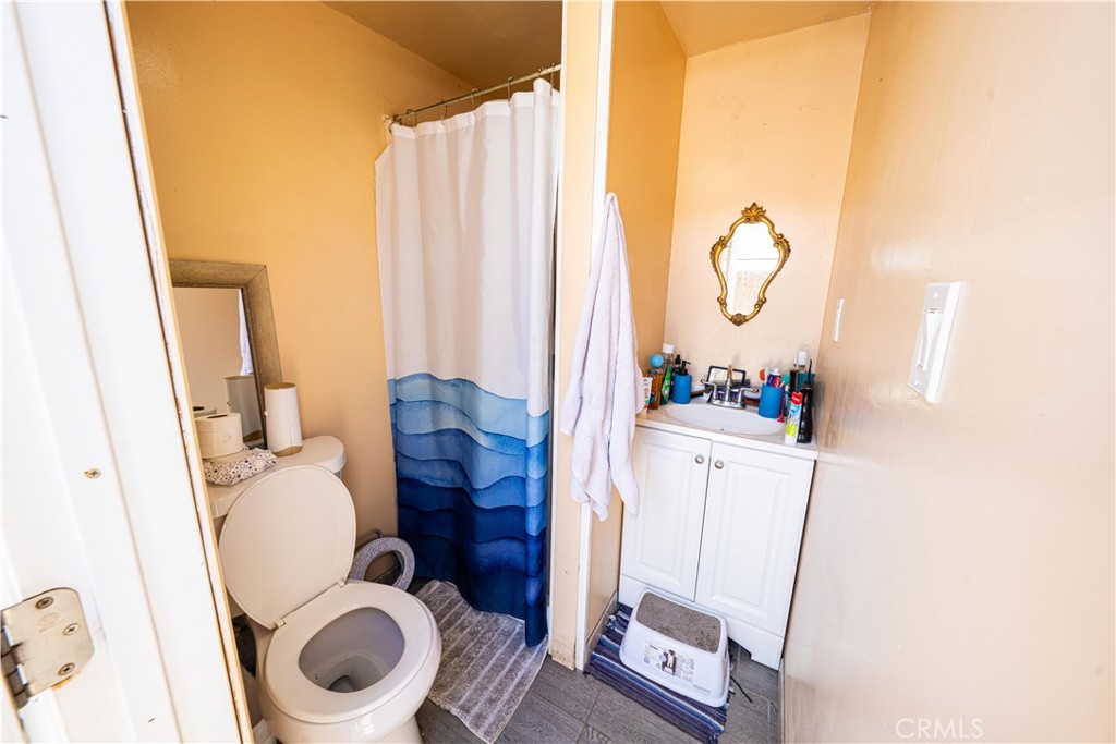 2125 Rousselle Property Photo 20