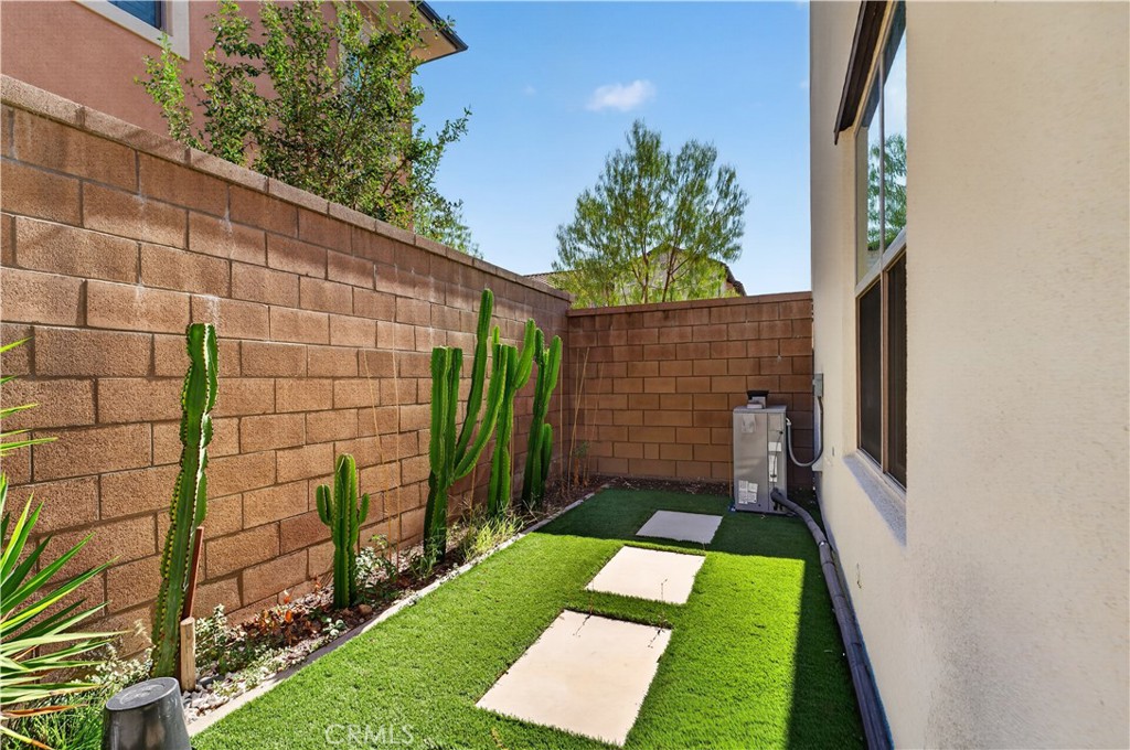 118 Yellow Iris Property Photo 27