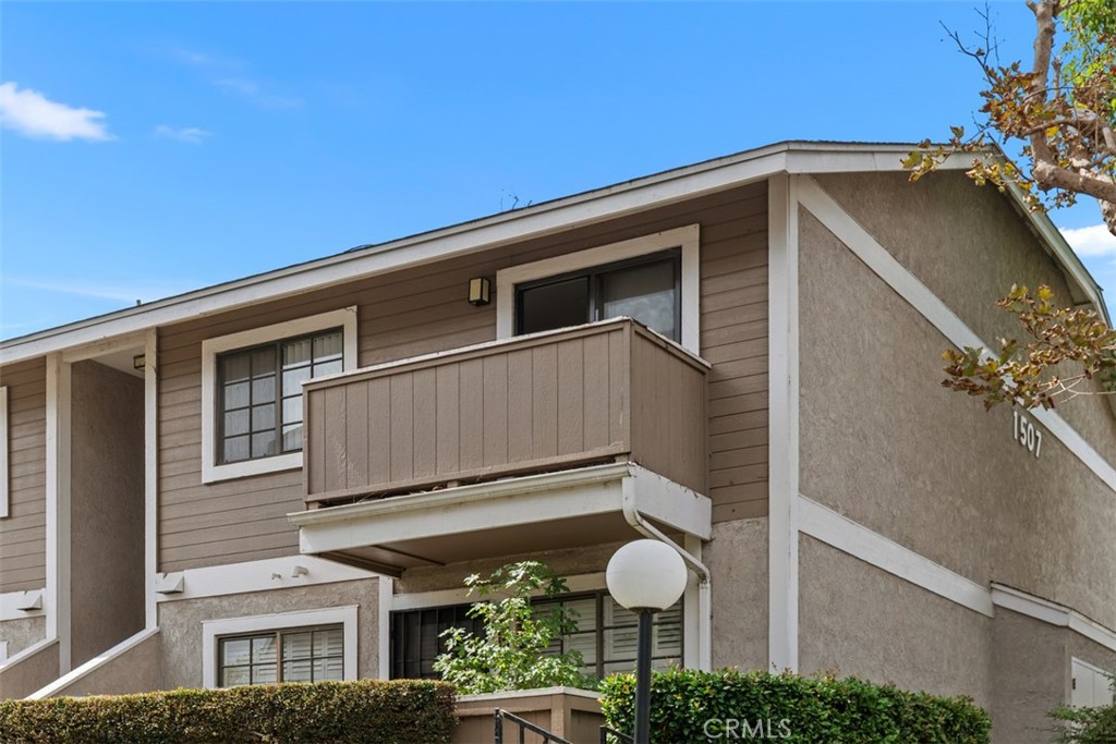 1507 S Raitt Property Photo 1